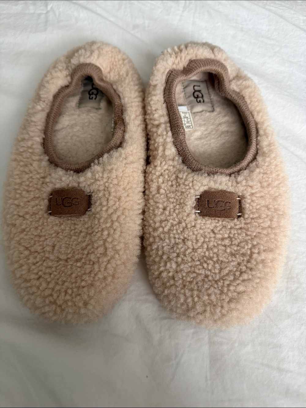 UGG Women’s Birche Shearling Slip-On Slippers Size 9